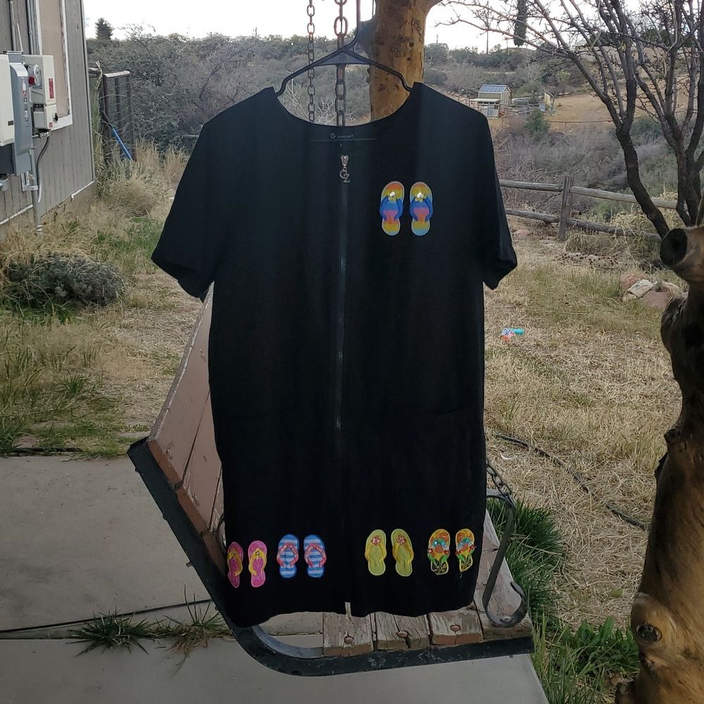 Cover Ups  Black Flip-Flop Graphic Dress – Fun Summer Vibes